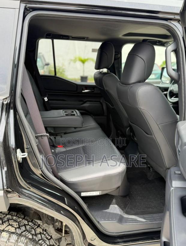 Toyota Land Cruiser Prado 2025 Black