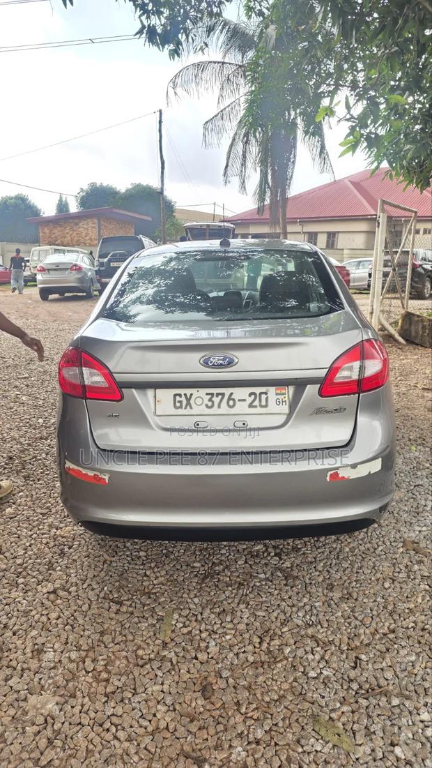 Ford Fiesta 2014 Silver