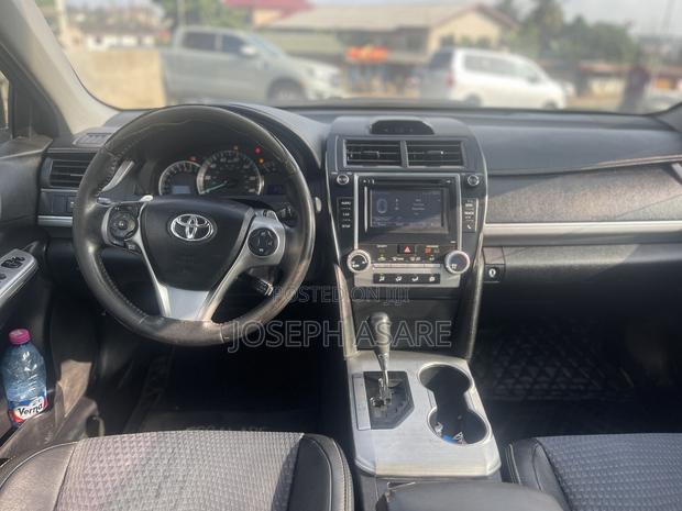 Toyota Camry SE 4dr Sedan (2.5L 4cyl 6A) 2015 Gray