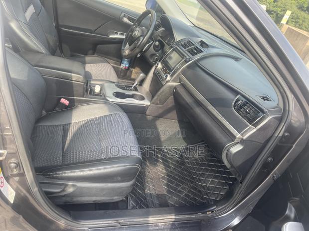 Toyota Camry SE 4dr Sedan (2.5L 4cyl 6A) 2015 Gray