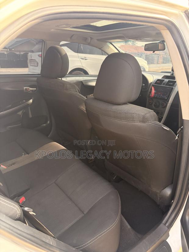 Toyota Corolla S 4dr Sedan (1.8L 4cyl CVT) 2016 White