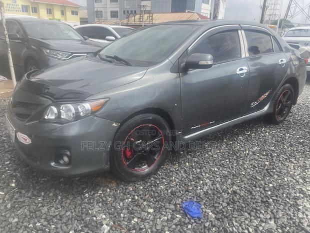 Toyota Corolla LE 4dr Sedan (1.8L 4cyl 4A) 2012 Gray