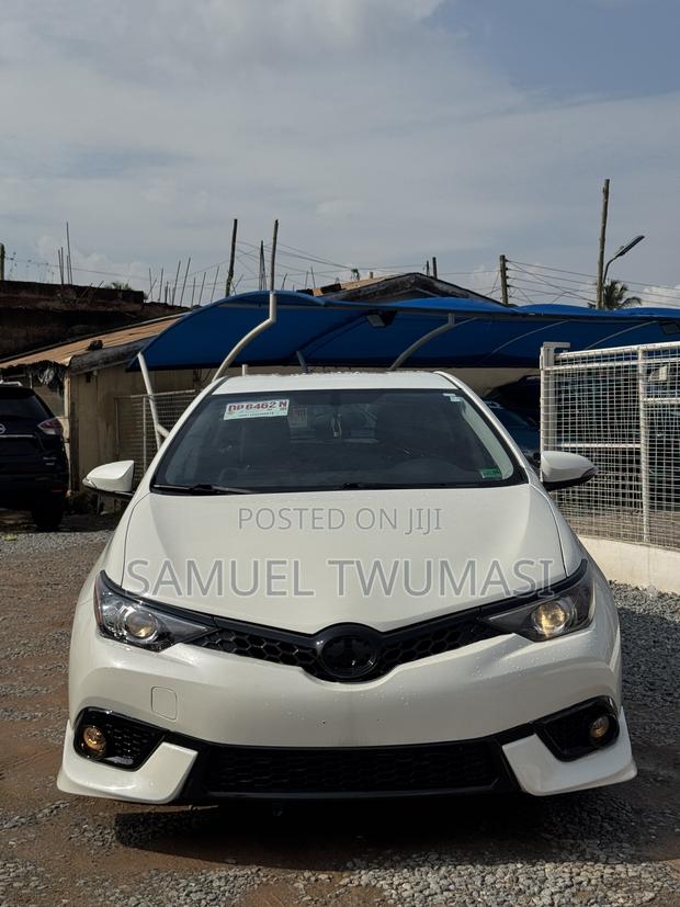 Toyota Corolla S 4dr Sedan (1.8L 4cyl CVT) 2016 White