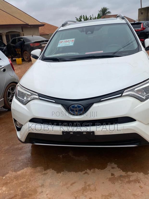 Toyota RAV4 Limited 4dr SUV AWD (2.5L 4cyl 6A) 2018 White