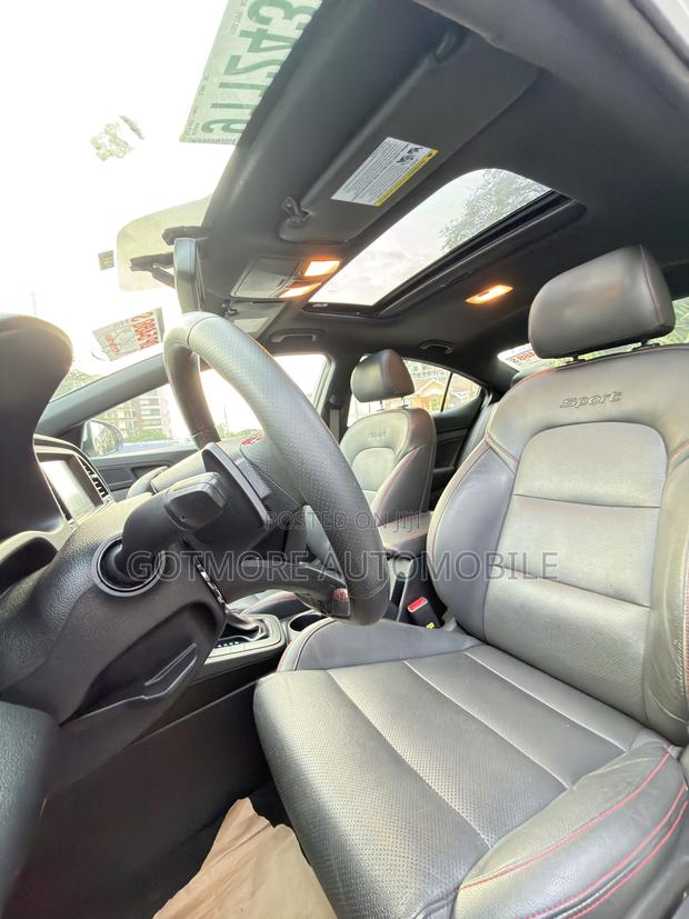 Hyundai Elantra Sport 2018 White