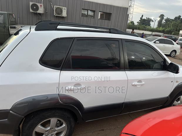 Hyundai Tucson Limited FWD 2009 White