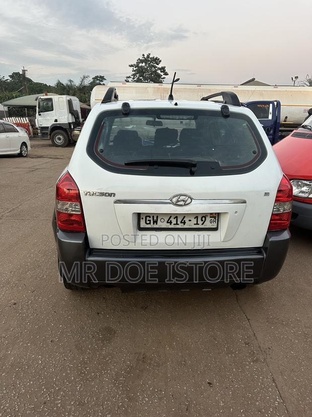Hyundai Tucson Limited FWD 2009 White