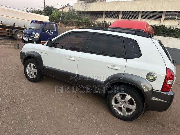 Hyundai Tucson Limited FWD 2009 White