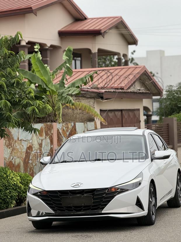 Hyundai Elantra Limited 2023 White