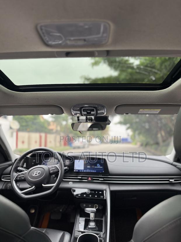 Hyundai Elantra Limited 2023 White