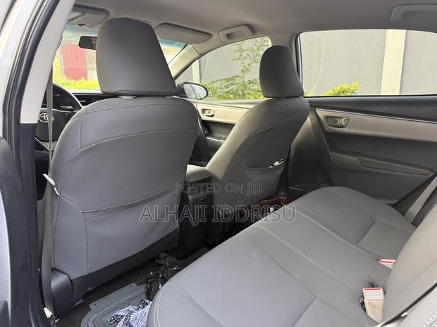 Toyota Corolla LE 4dr Sedan (1.8L 4cyl CVT) 2014 White