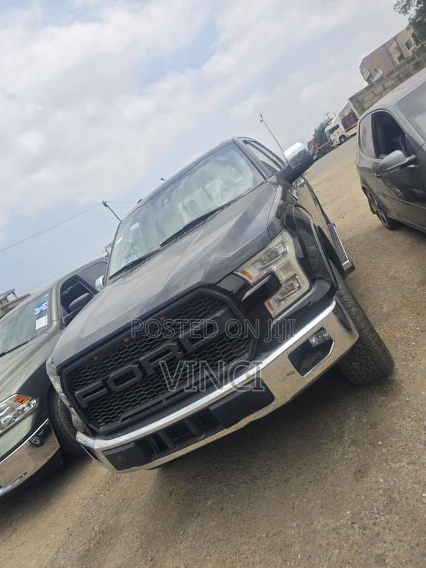Ford F-150 Lariat 4dr SuperCrew 4WD 5.5 ft. SB (2.7L 6cyl Turbo 6A)