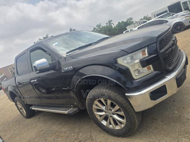 Ford F-150 Lariat 4dr SuperCrew 4WD 5.5 ft. SB (2.7L 6cyl Turbo 6A)