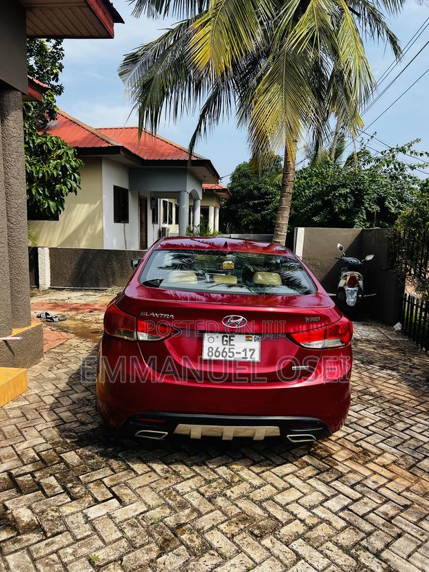 Hyundai Elantra Limited 2012