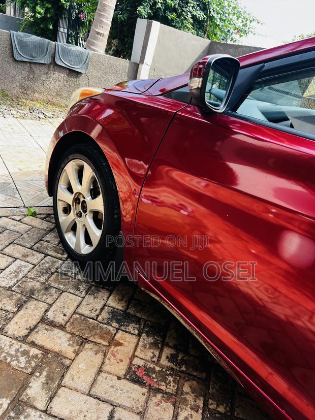 Hyundai Elantra Limited 2012