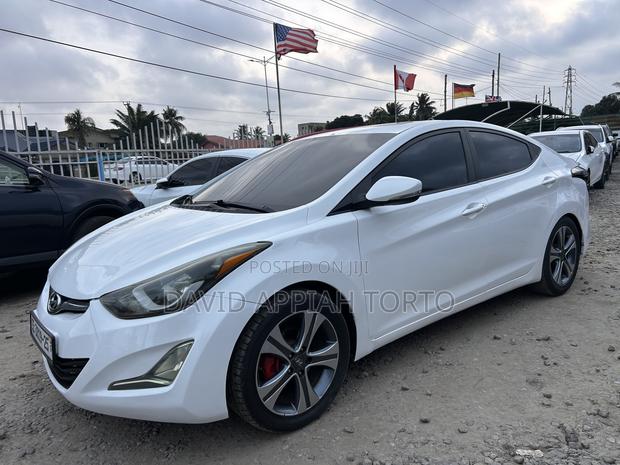 Hyundai Elantra Limited 4dr Sedan (1.8L 4cyl 6A) 2014 White