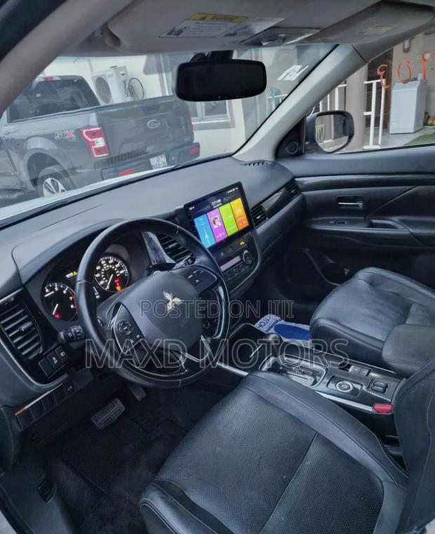 Mitsubishi Outlander 2018 White