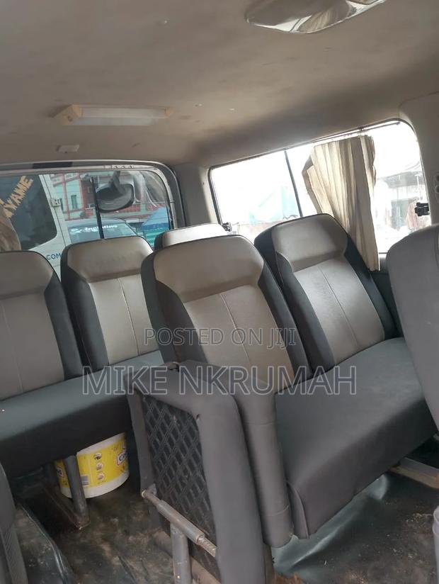 Nissan Caravan 2012 Gray
