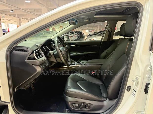 Toyota Camry 2018 White