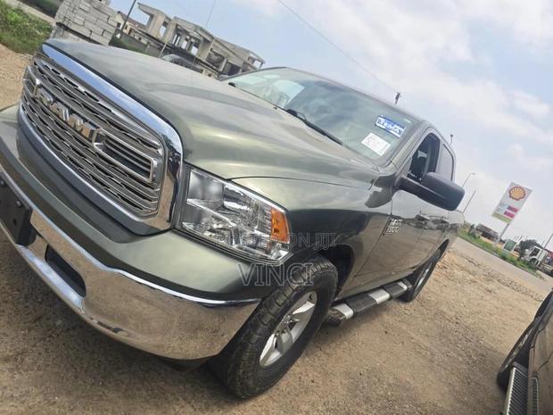 RAM 1500 2021 Green