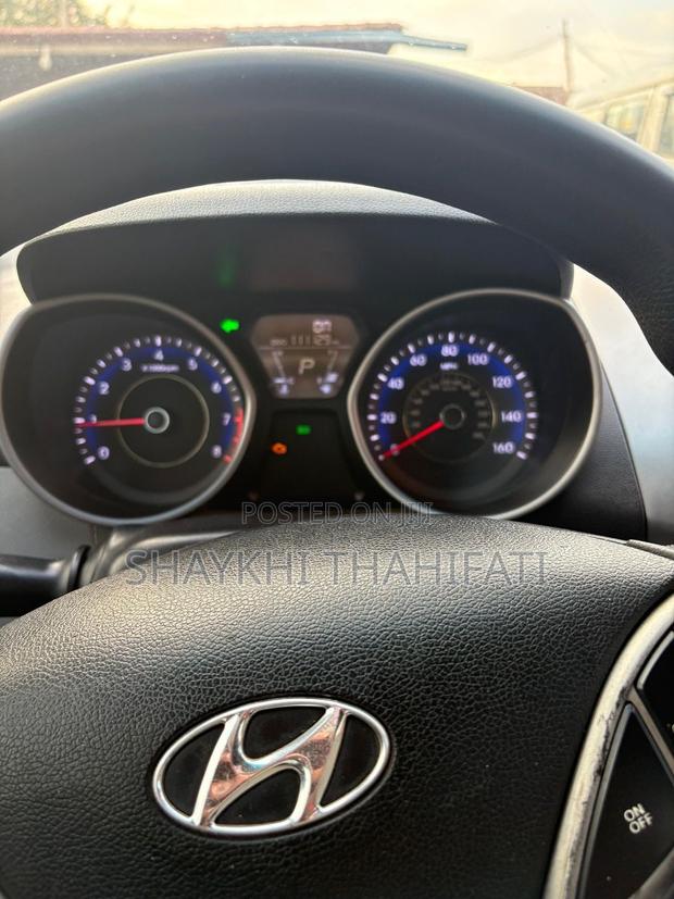 Hyundai Elantra GLS Sedan FWD (1.8L 4cyl 6A) 2013 Gray