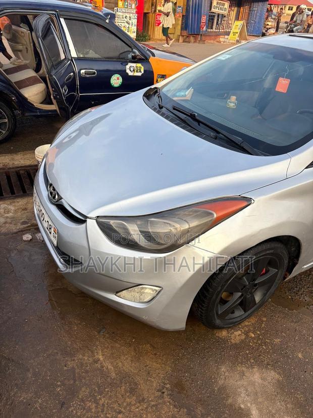 Hyundai Elantra GLS Sedan FWD (1.8L 4cyl 6A) 2013 Gray