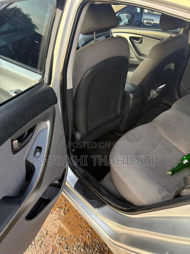 Hyundai Elantra GLS Sedan FWD (1.8L 4cyl 6A) 2013 Gray