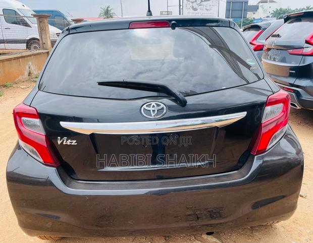 Toyota Vitz 1.3 FWD 5dr 2016 Black
