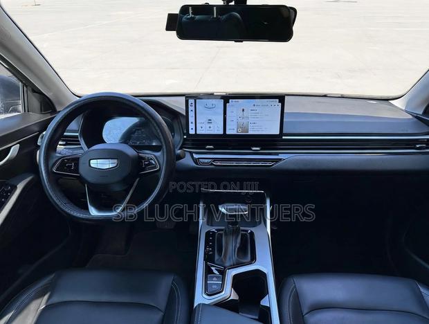 Geely Emgrand EC7 2022 Gray