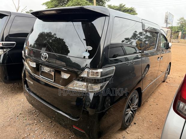 Toyota Vellfire V 2.4 FWD 7-Seater 2011 Black