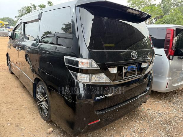 Toyota Vellfire V 2.4 FWD 7-Seater 2011 Black