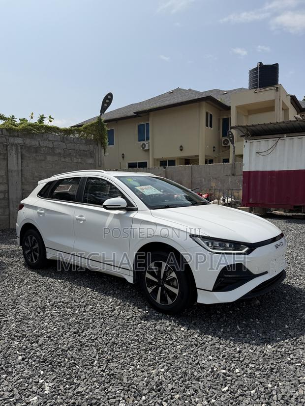New BYD E2 43 kWh 94 hp FWD 2024 White