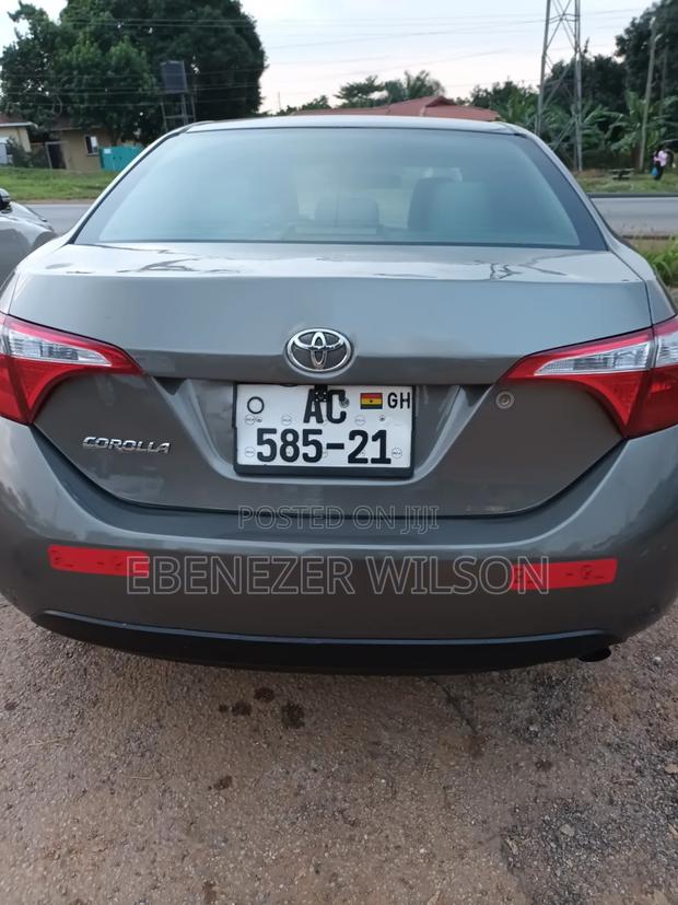 Toyota Corolla 2016 Brown