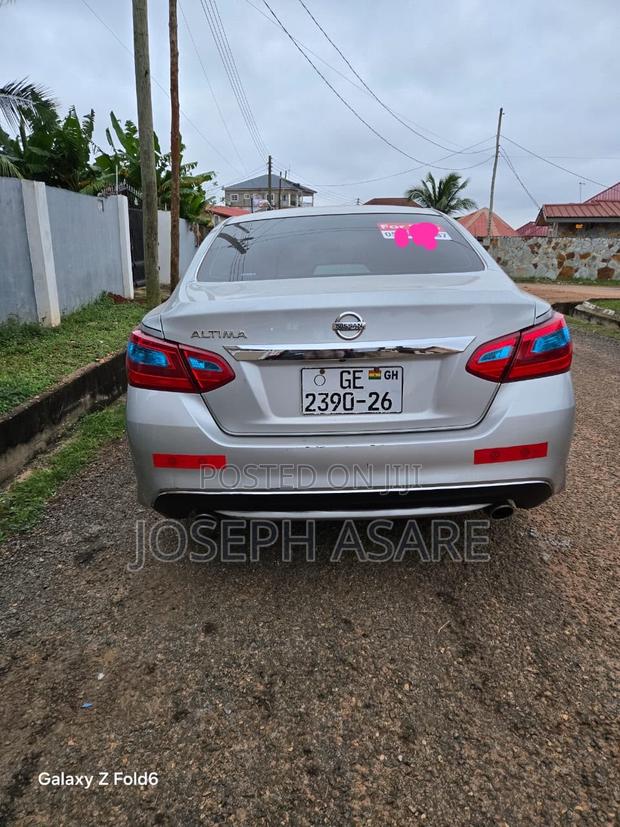 Nissan Altima 2016 Silver