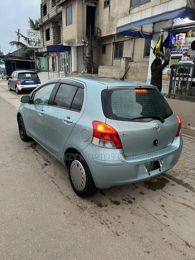 Toyota Vitz 2010