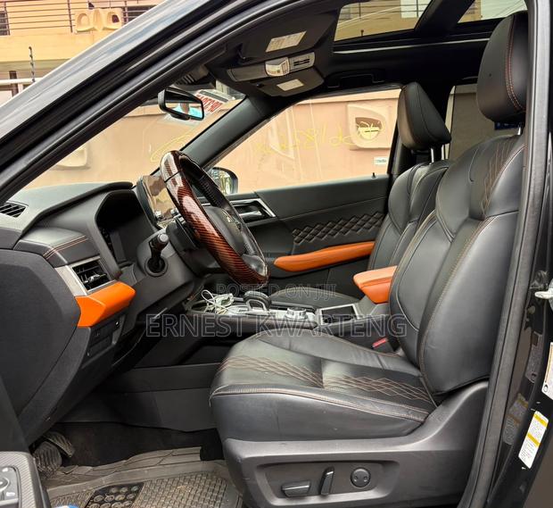 Mitsubishi Outlander 2022 Black