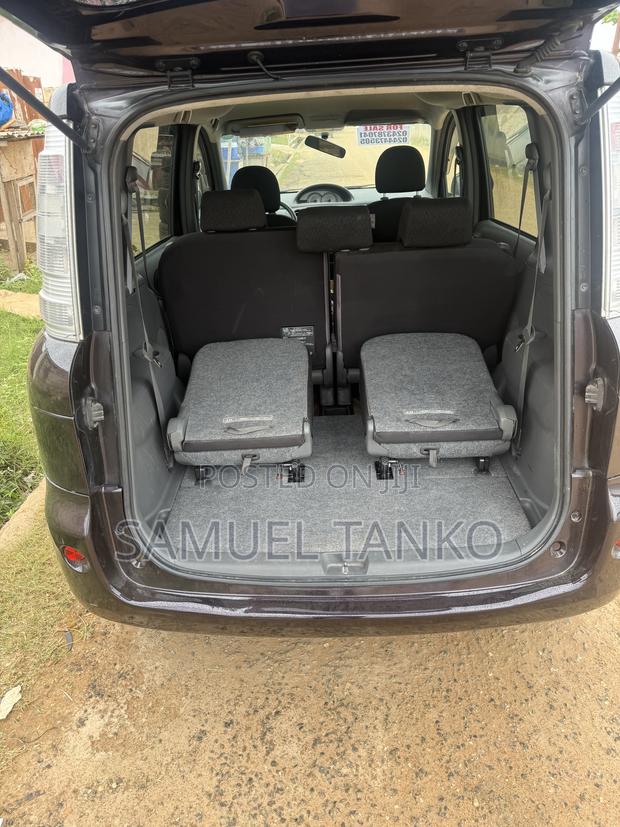Toyota Sienta 2013 Gray