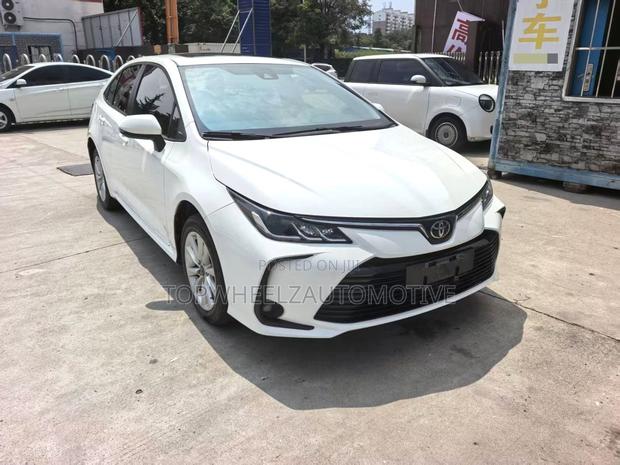 Toyota Corolla 2023 White