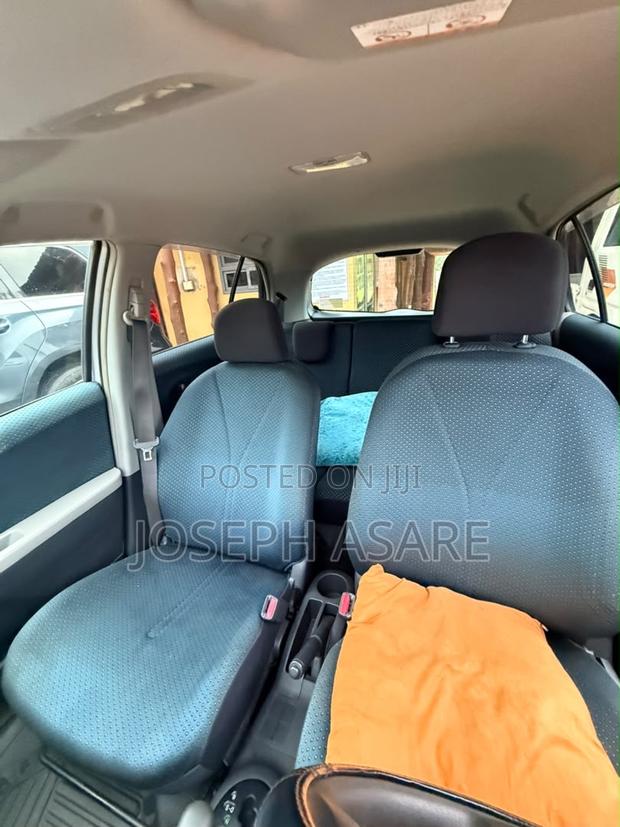 Toyota Vitz 2010