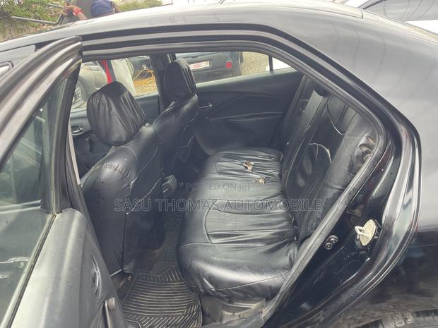 Toyota Yaris 2010 Black