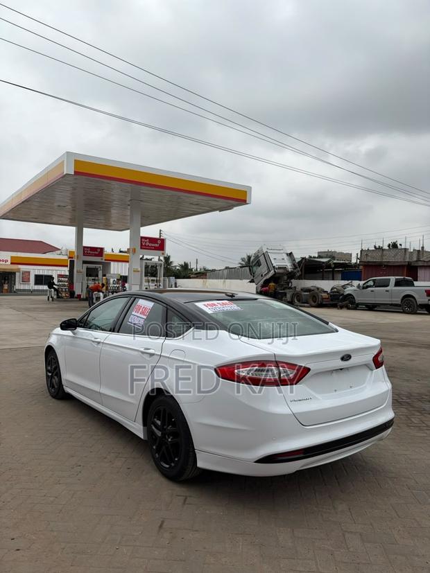 Ford Fusion SE FWD 2016 White