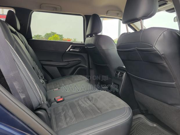 Mitsubishi Outlander SE 2024 Blue