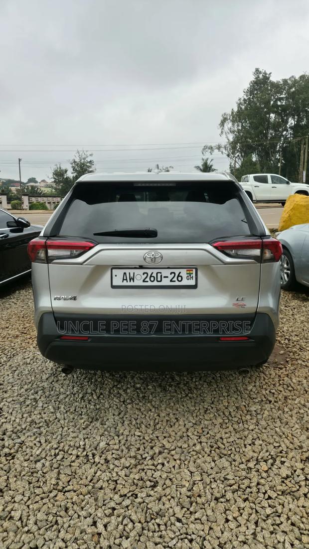 Toyota RAV4 2022 Silver