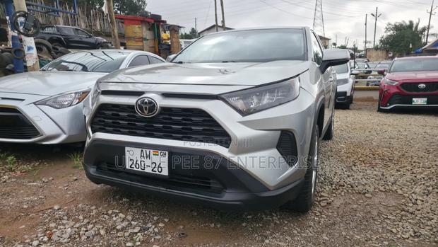 Toyota RAV4 2022 Silver