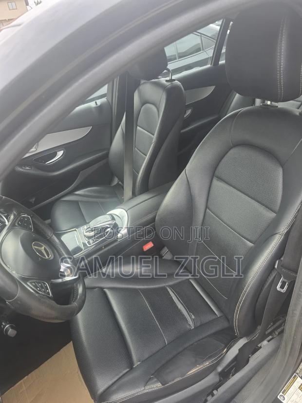 Mercedes-Benz C300 2016 Black