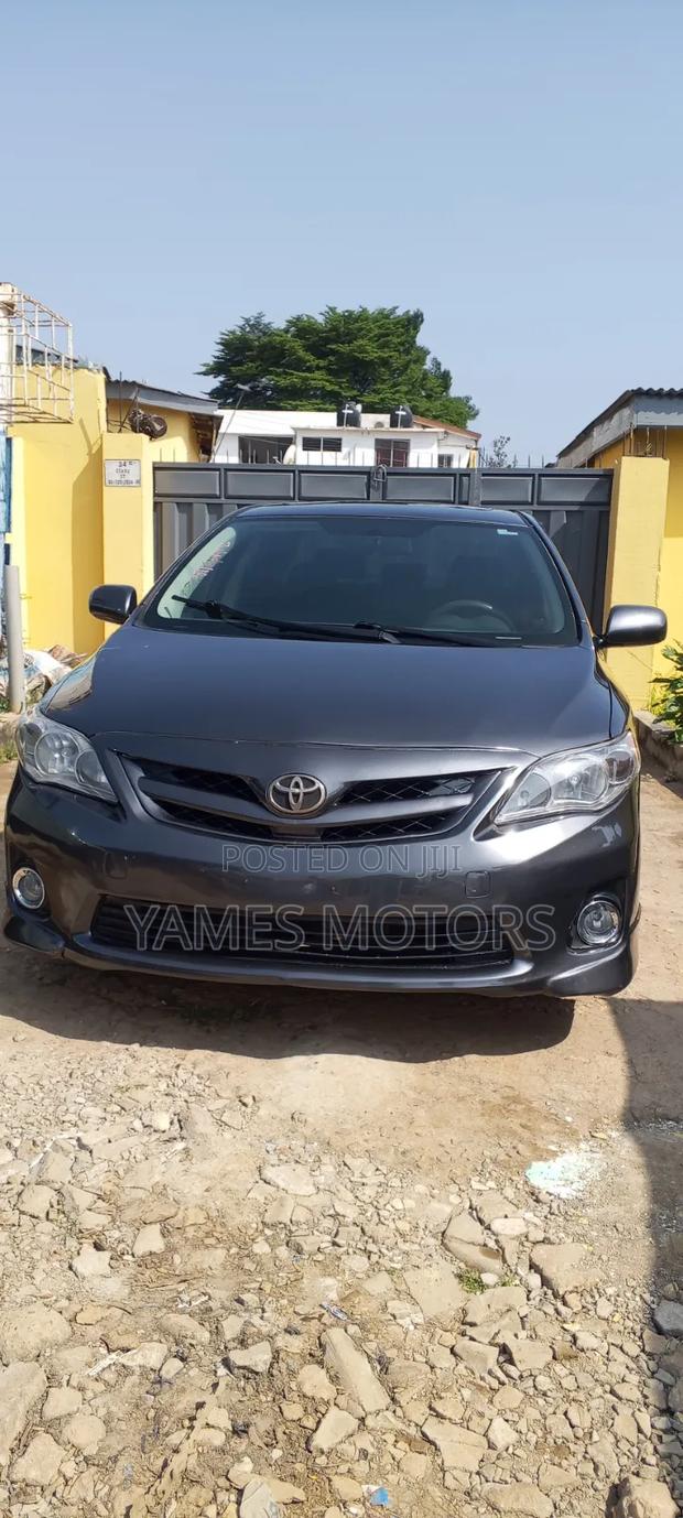 Toyota Corolla 2012 Gray