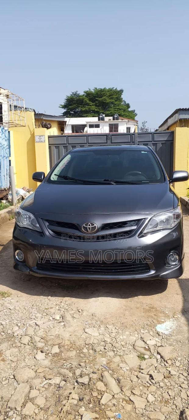 Toyota Corolla 2012 Gray