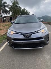 Toyota RAV4 XLE 4dr SUV AWD (2.5L 4cyl 6A) 2018 Gray for sale
