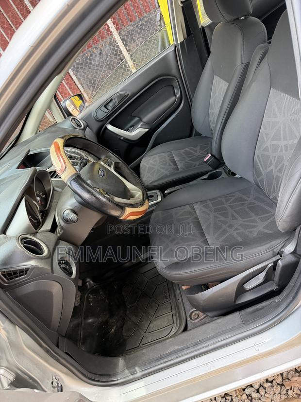 Ford Fiesta 2012 Silver