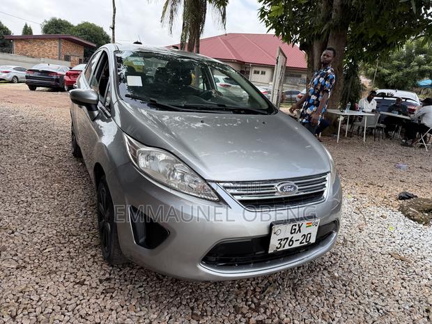 Ford Fiesta 2012 Silver